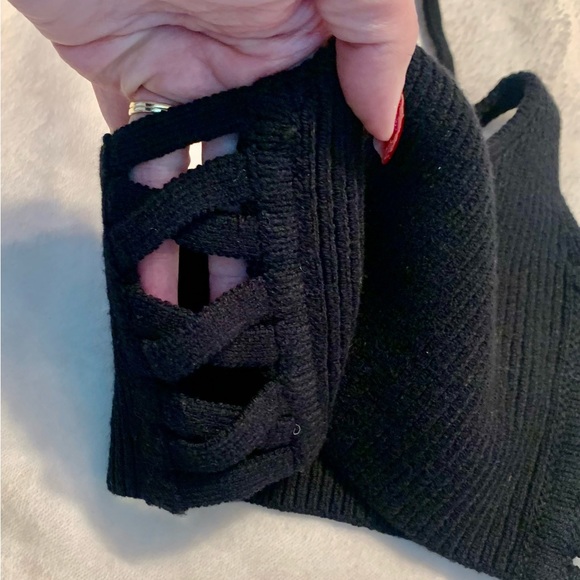 NEW Kimchi Blue Crop Top Small Black Sweater Cotton Acrylic Nylon Spandex NWOT - Picture 3 of 9